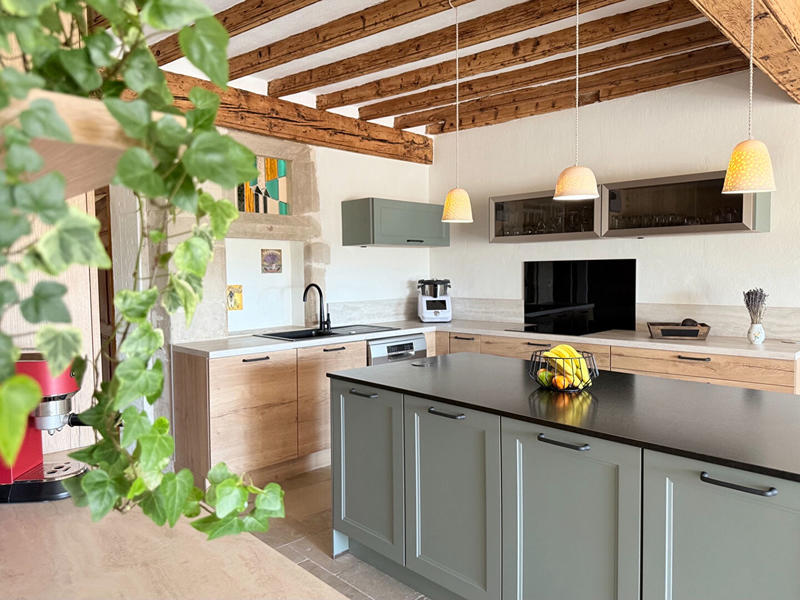 Maison - 238 m² - 9 pièces