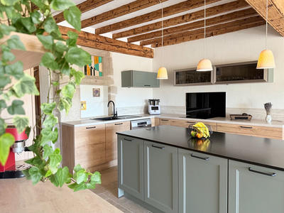 Maison - 238 m² - 9 pièces