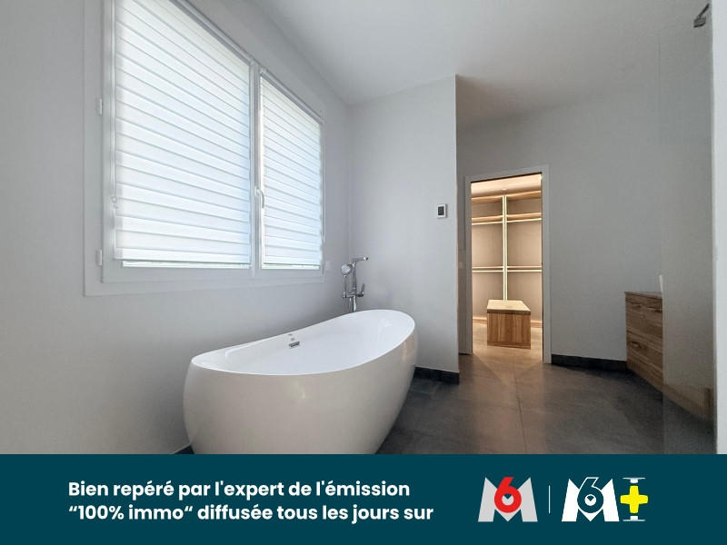 Maison - 450 m² - 9 pièces