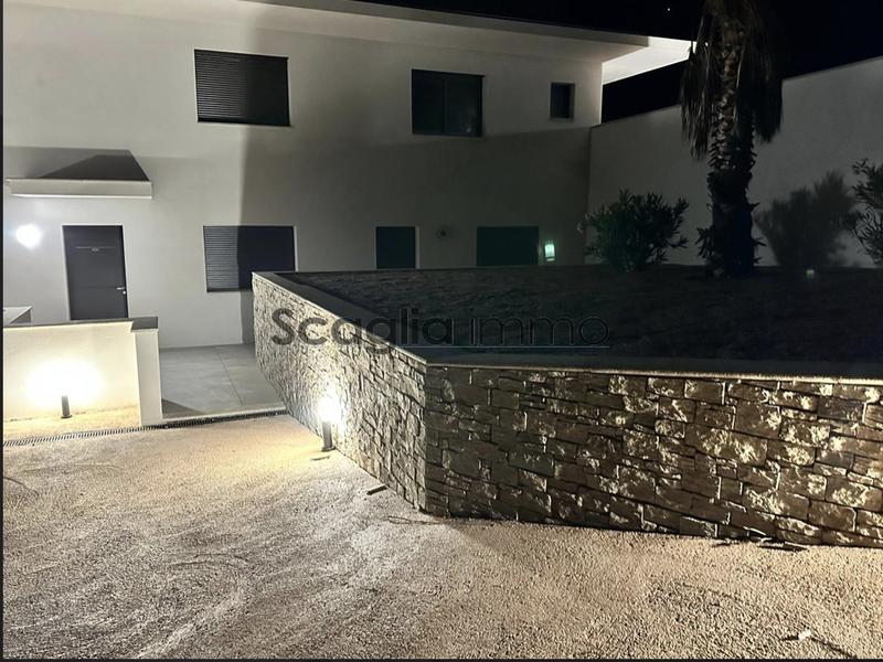 Appartement - 102 m² - 3 pièces