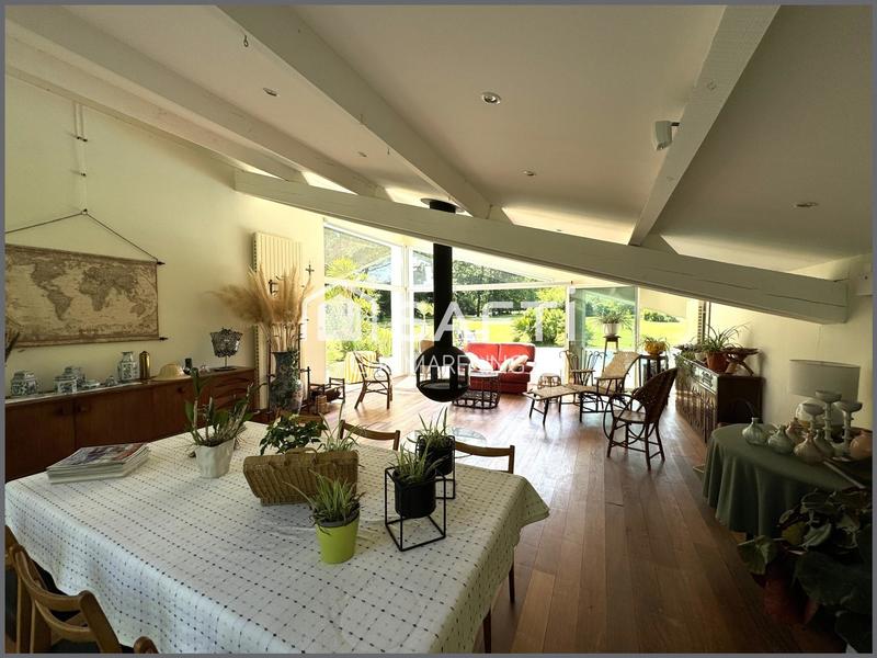 Maison - 280 m² - 7 pièces