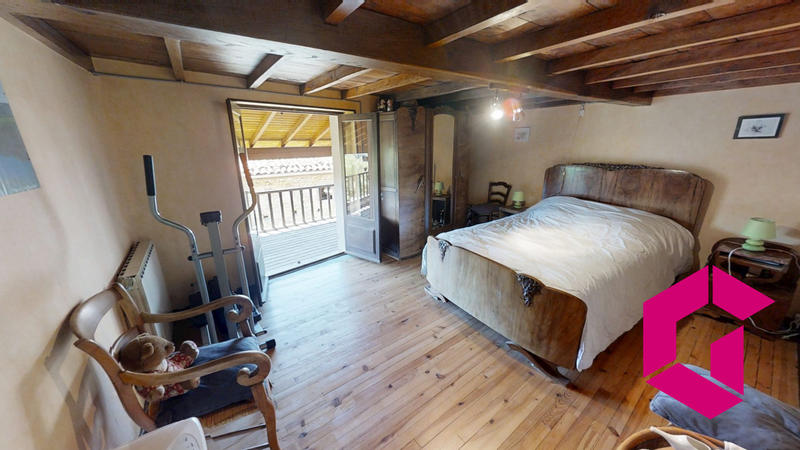 Maison ancienne - 170 m² - 4 pièces