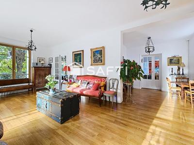 Villa - 212 m² - 11 pièces