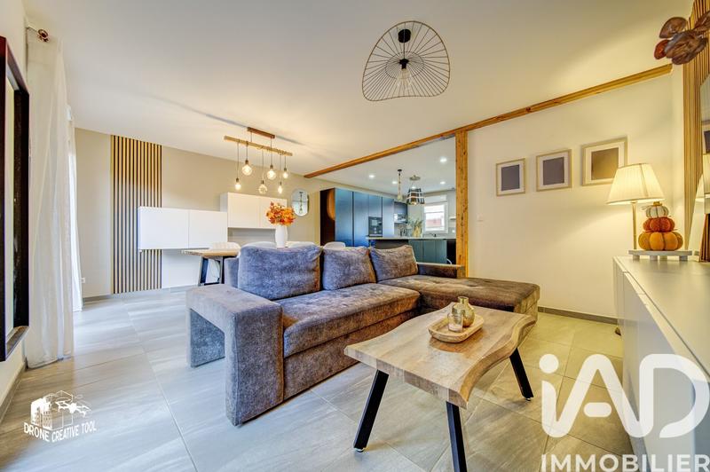 Maison - 90 m² - 5 pièces