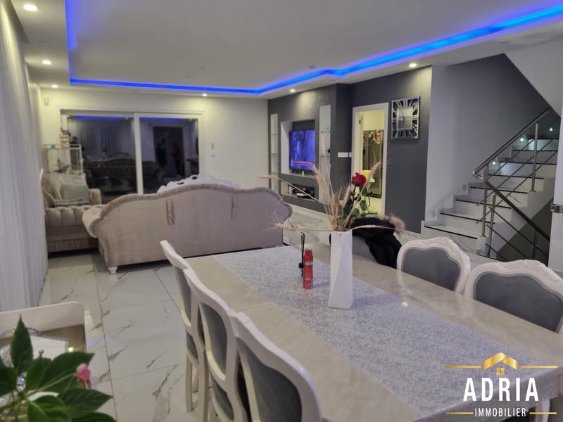 Maison contemporaine - 160 m² - 7 pièces