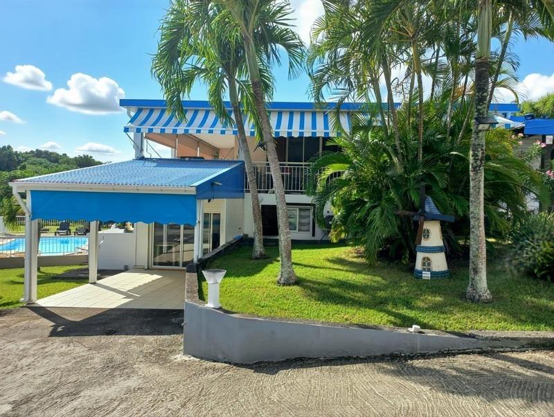 Maison - 265 m² - 14 pièces