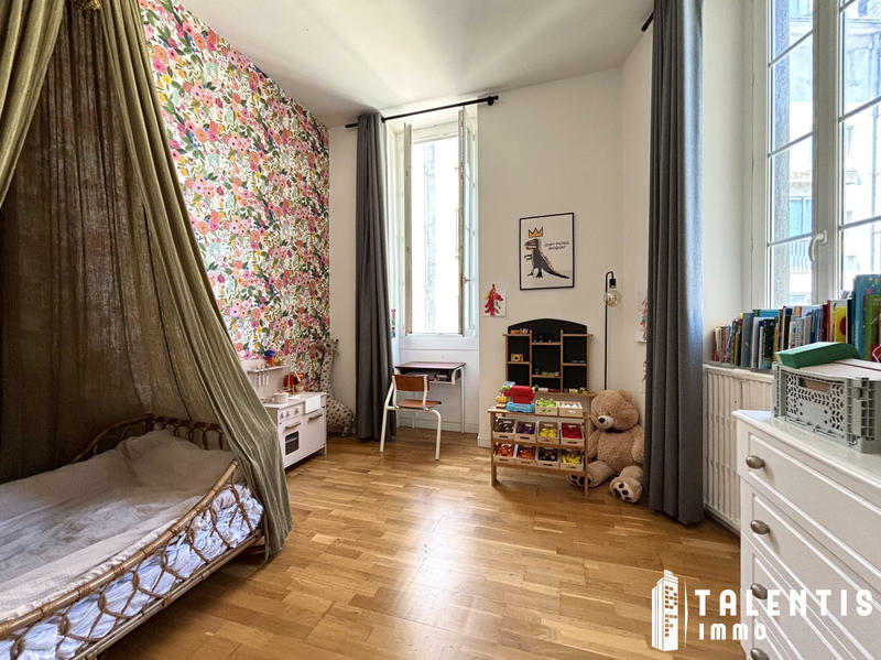 Appartement - 82 m² - 3 pièces