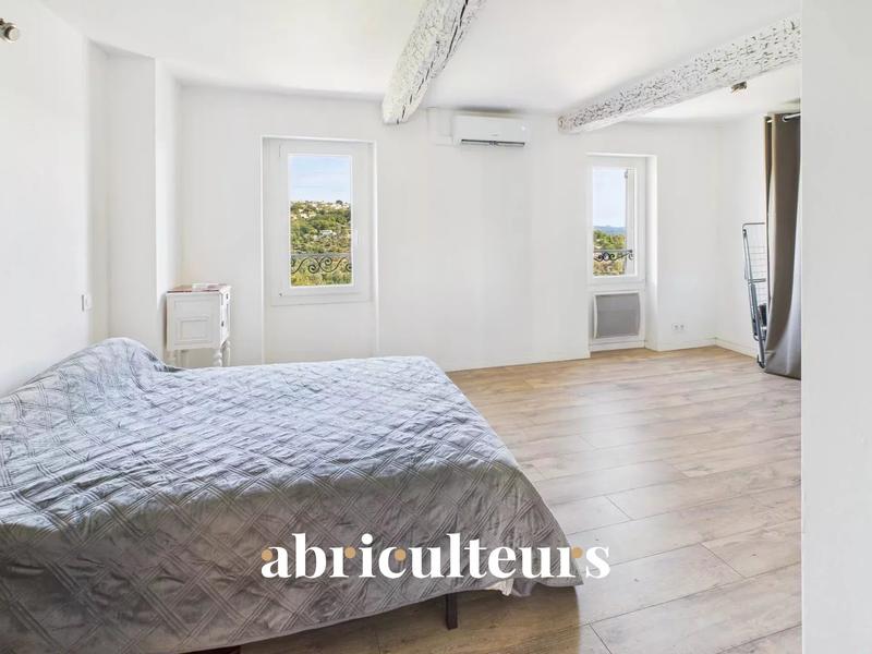 Appartement - 89 m² - 3 pièces