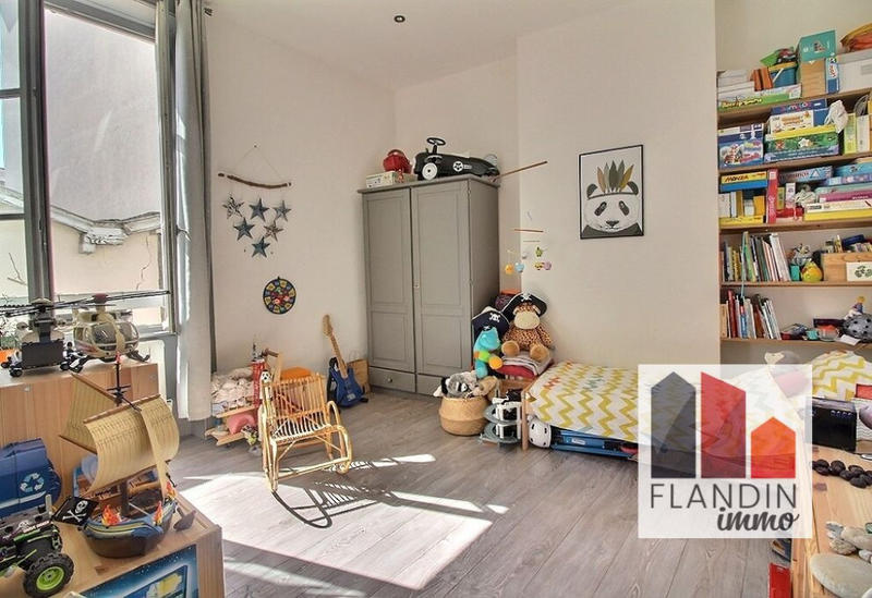 Appartement - 75 m² - 3 pièces