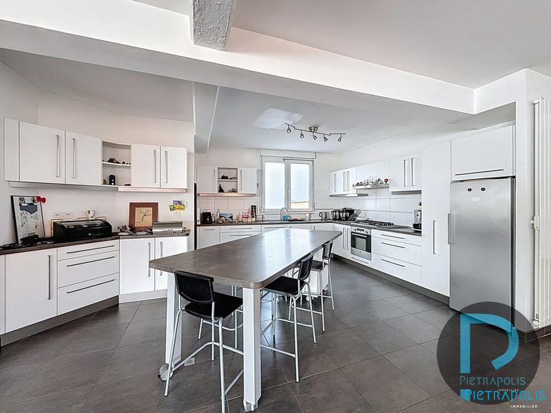 Appartement - 195 m² - 5 pièces