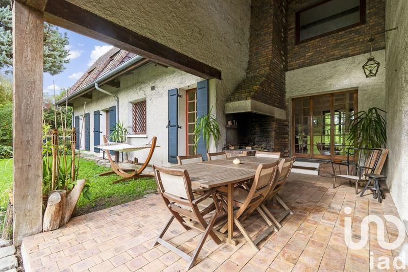 Maison - 277 m² - 10 pièces