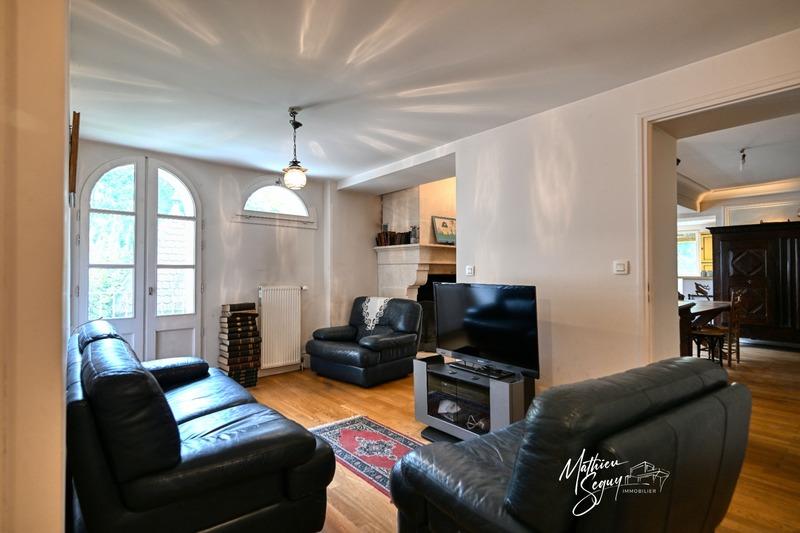 Propriété - 292 m² - 7 pièces