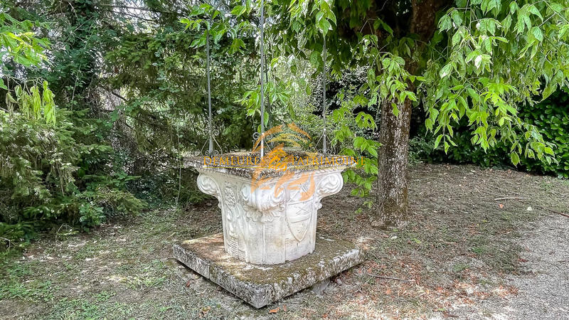 Maison - 254 m² - 4 pièces