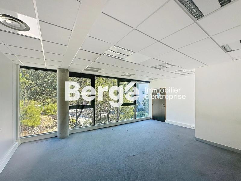 Bureau - 1 212 m²