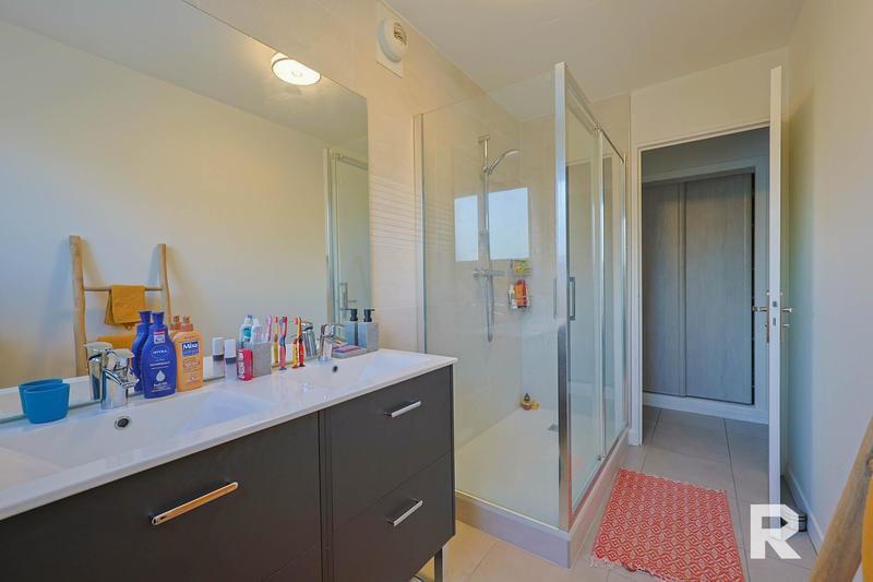 Appartement - 104 m² - 5 pièces