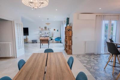 Maison - 300 m² - 10 pièces