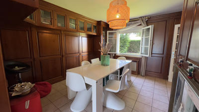 Maison - 223 m² - 7 pièces