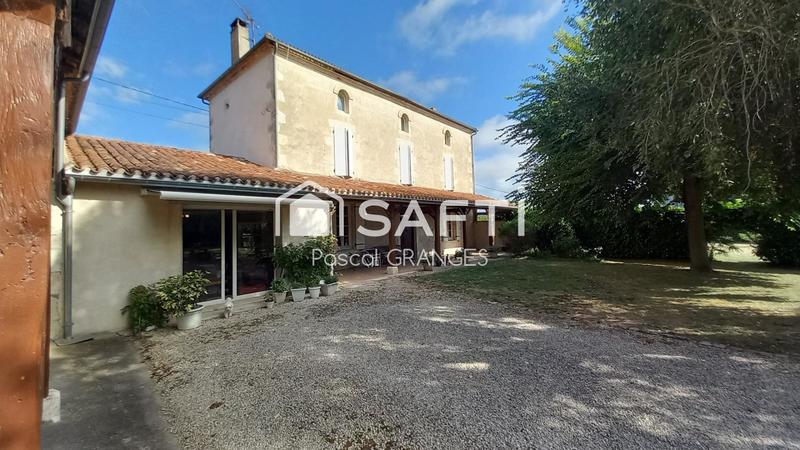 Maison - 220 m² - 6 pièces