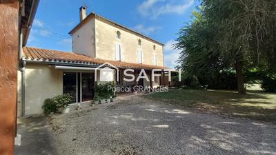 Maison - 220 m² - 6 pièces