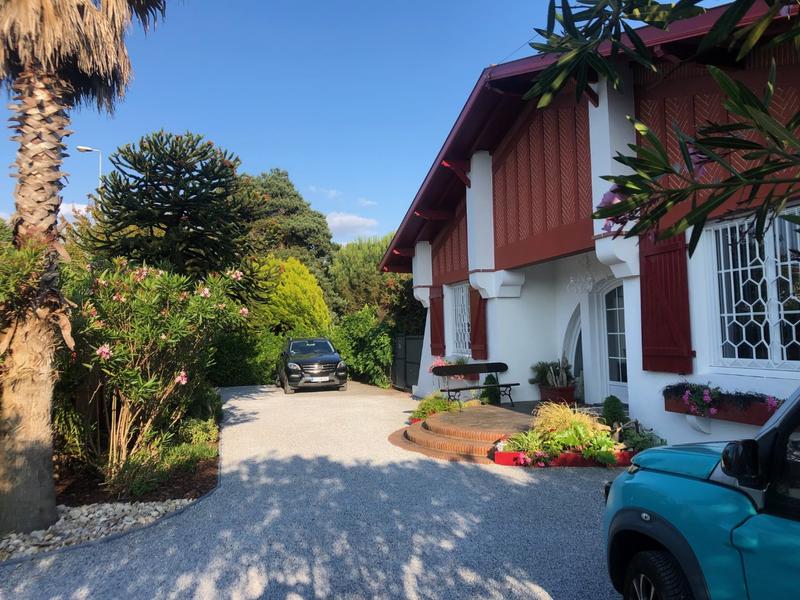 Maison - 200 m² - 8 pièces