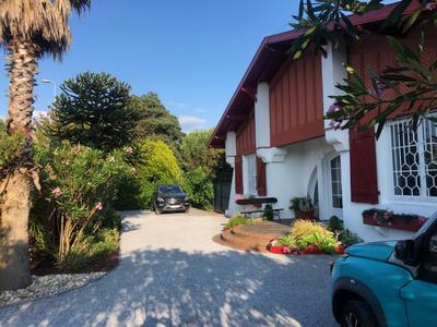 Maison - 200 m² - 8 pièces