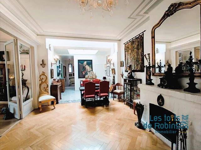 Appartement - 334 m² - 15 pièces