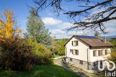 Maison - 180 m² - 7 pièces