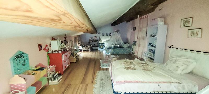 Propriété - 240 m² - 8 pièces