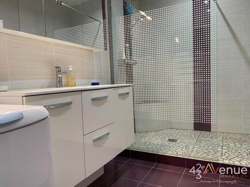 Appartement - 92 m² - 4 pièces