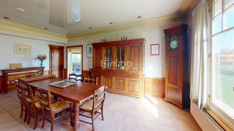 Demeure - 200 m² - 9 pièces