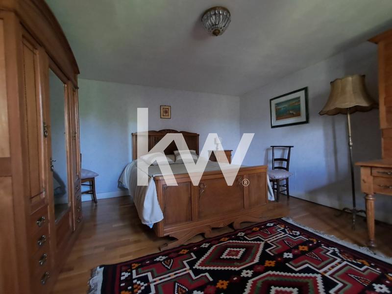 Maison - 381 m² - 10 pièces