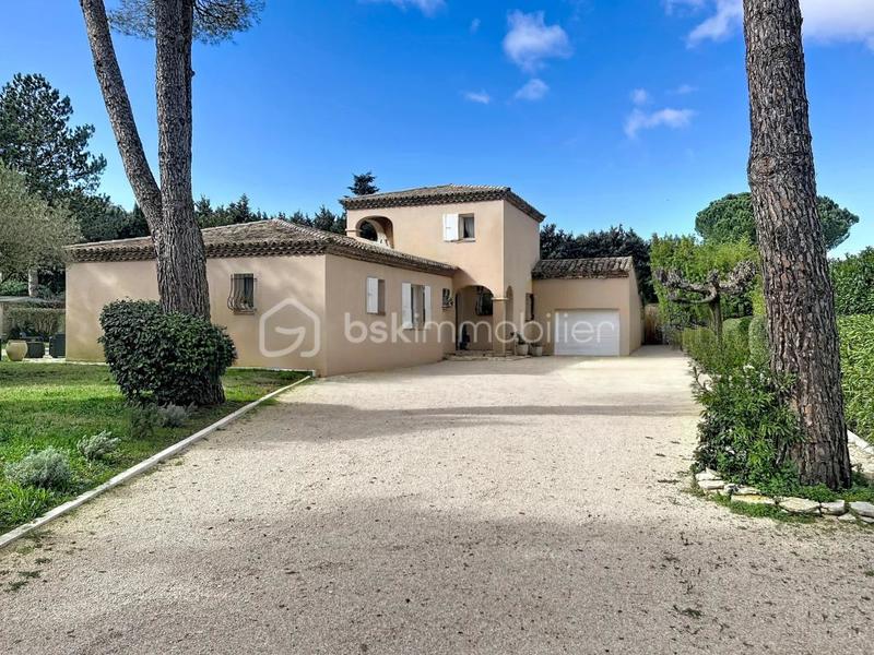 Maison - 180 m² - 7 pièces