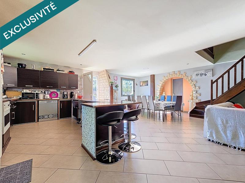 Maison - 230 m² - 10 pièces