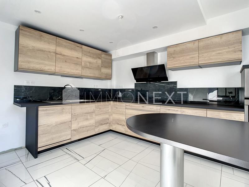 Appartement - 110 m² - 4 pièces