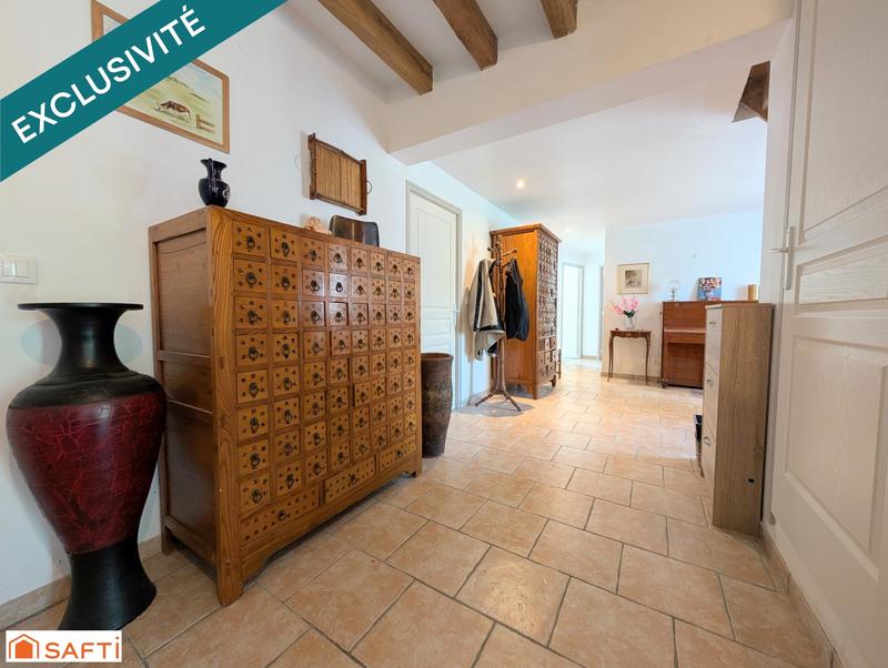 Maison - 243 m² - 9 pièces