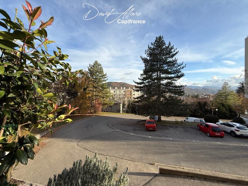 Appartement - 77 m² - 3 pièces