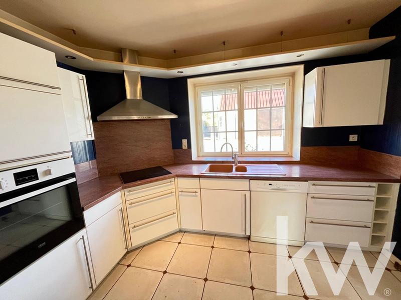 Maison - 180 m² - 8 pièces