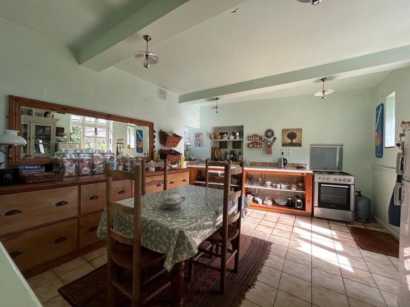 Maison - 204 m² - 9 pièces