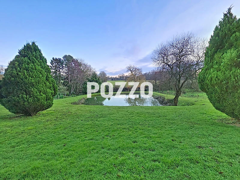 Maison - 208 m² - 8 pièces