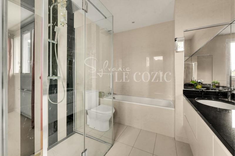 Maison - 174 m² - 7 pièces