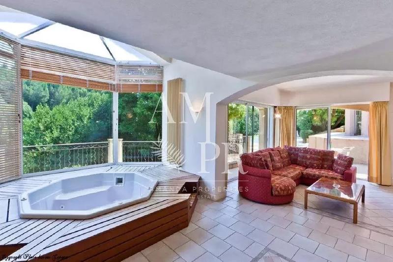 Villa - 450 m² - 10 pièces