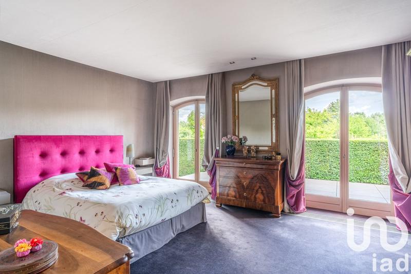 Maison - 365 m² - 11 pièces