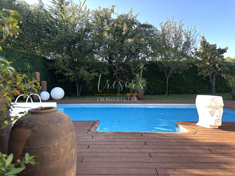 Maison - 269 m² - 8 pièces