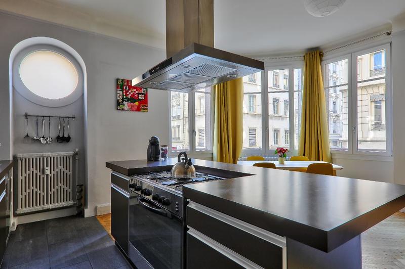 Appartement - 83 m² - 2 pièces