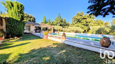 Maison - 242 m² - 7 pièces