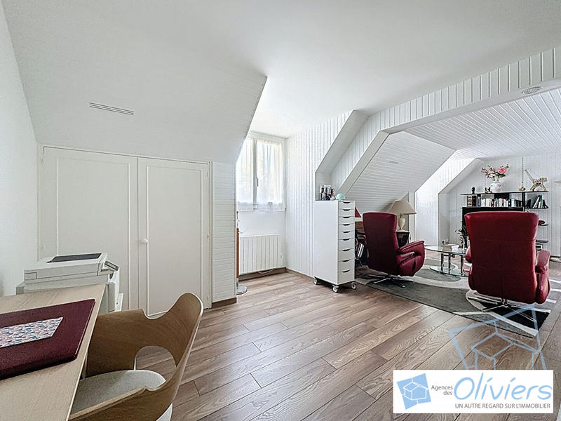 Maison traditionnelle - 200 m² - 8 pièces