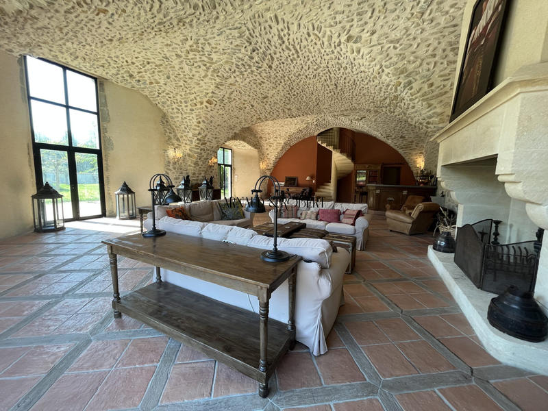 Maison ancienne - 473 m² - 9 pièces