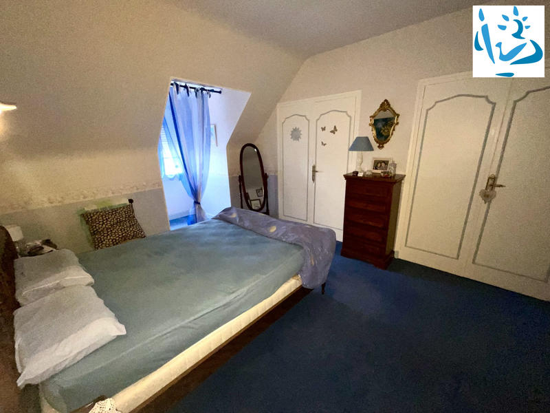 Maison - 172 m² - 9 pièces