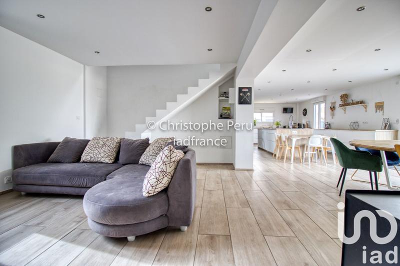 Maison - 244 m² - 7 pièces