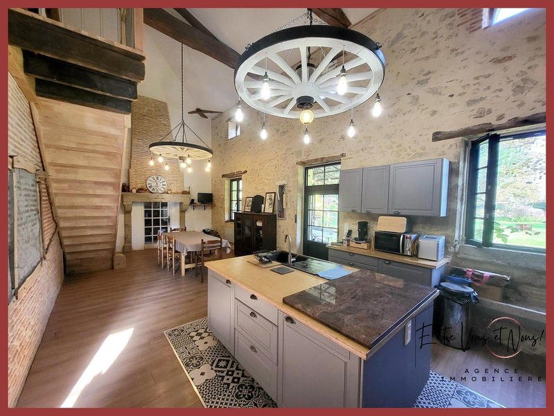 Maison ancienne - 168 m² - 6 pièces